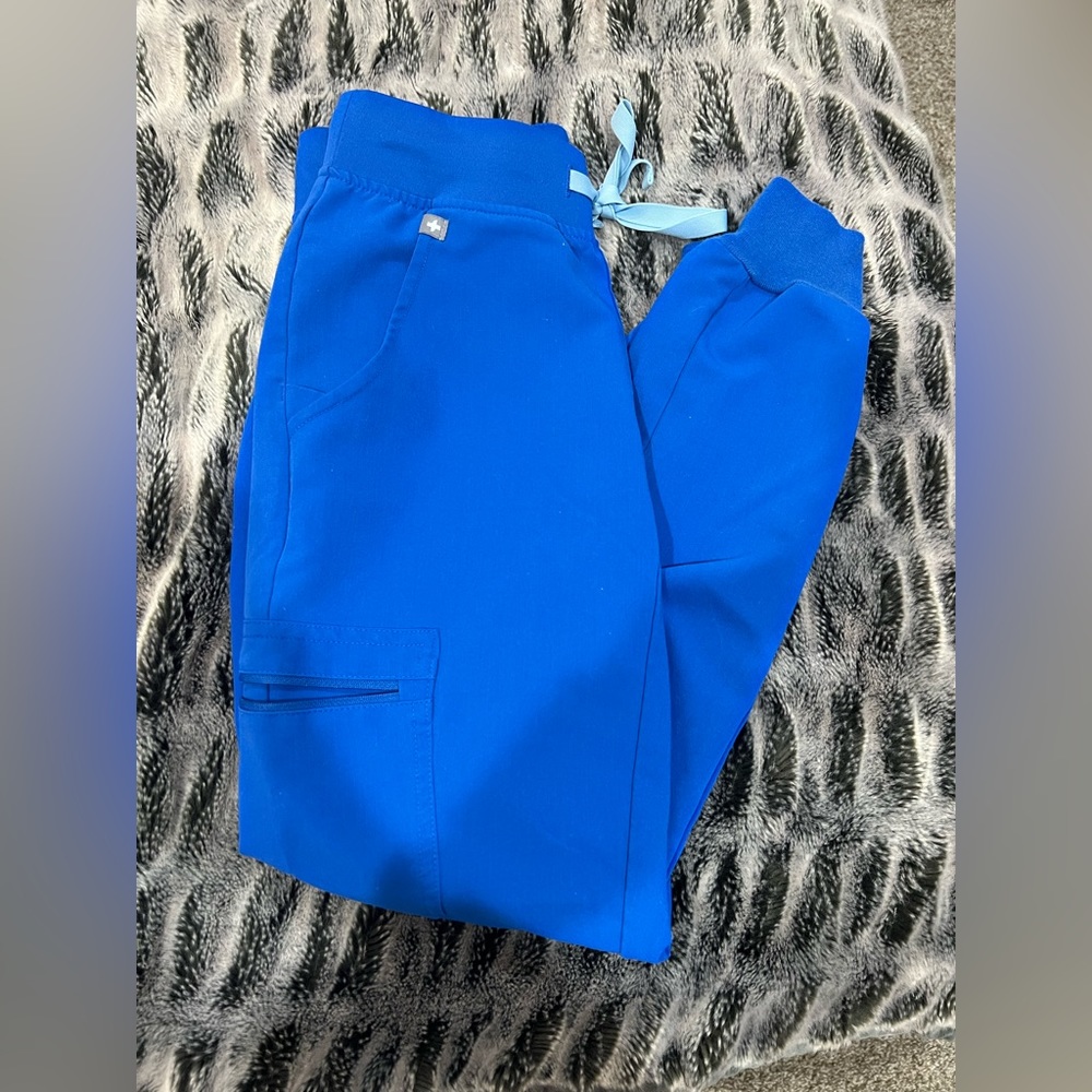 Royal blue Figs scrub pant, joggers. PETITE.